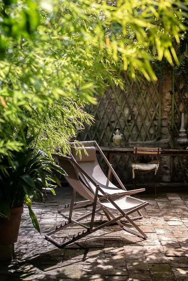 Holiday home Maison Xixe Et Jardin En Intramuros Avignon